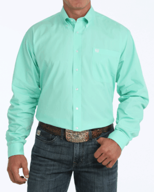 Men s Solid Classic Fit Button-Down Western Shirt